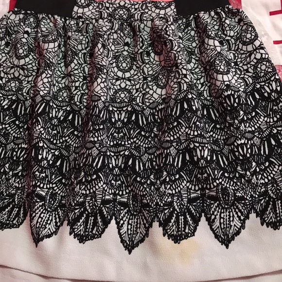 BCX Black and white skirt - Picture 2 of 6